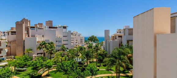 2 bedrooms Penthouse in Estepona, Spain No. 53043 2