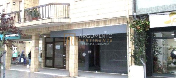 Propiedad comercial en Pacos de Ferreira, Portugal 112 m² No. 71546 2