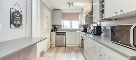 4 Schlafzimmer Haus in Bushey, United Kingdom, Nr. 6201 6