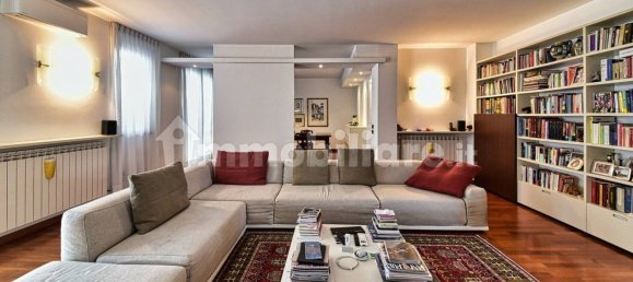 2 bedrooms Apartment in Cerro Maggiore, Italy No. 376675 2