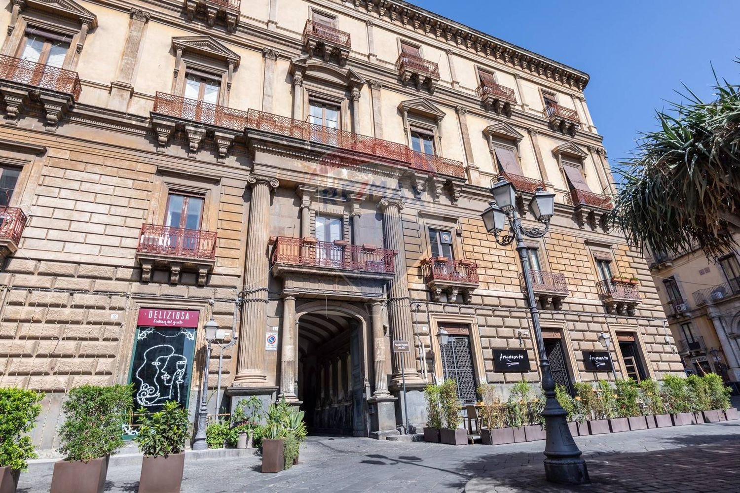 14غرفة شقة في Catania, Italy رقم 173958