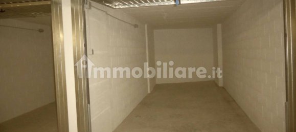  مرآب في Monza, Italy 15متر مربع رقم 53616 2