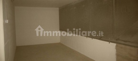  مرآب في Monza, Italy 15متر مربع رقم 53616 7