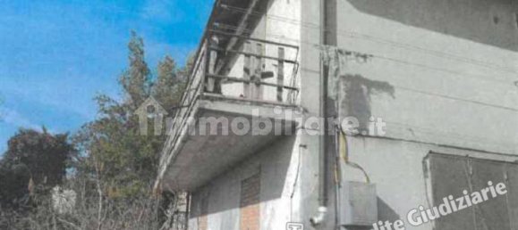 3-salle Appartement à Castelnovo ne' Monti, Italy No. 330536 5