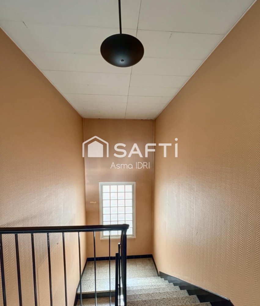 Oficina en Henin-Beaumont, France 325 m² No. 212559