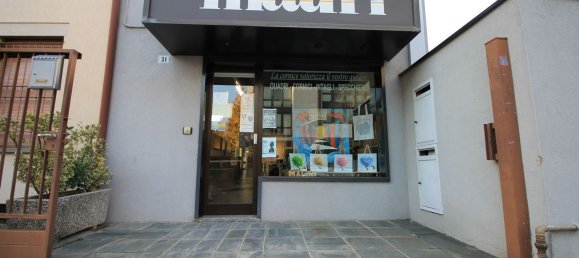 291m² Commercial property in Mariano Comense, Italy No. 333721 12