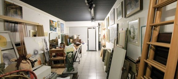 291m² Commercial property in Mariano Comense, Italy No. 333721 27