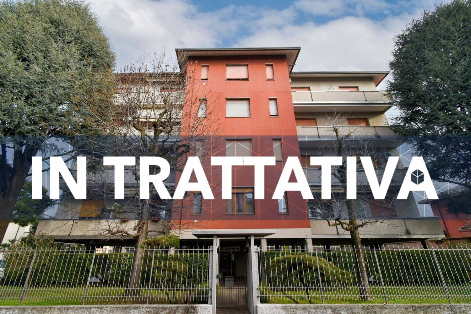 Apartamento de 4 divisões em Parabiago, Italy N.º 25370