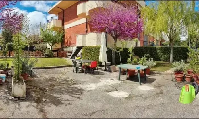 5-salle Appartement à Massa d'Albe, Italy No. 150720