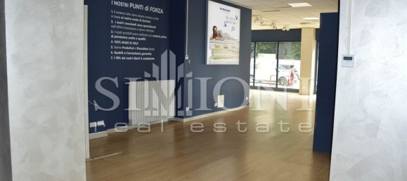 Propriété commerciale à Varese, Italy 240m² No. 261643 8