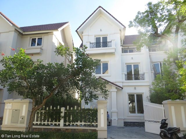 4 Schlafzimmer Villa in Long Bien, Vietnam, Nr. 4054