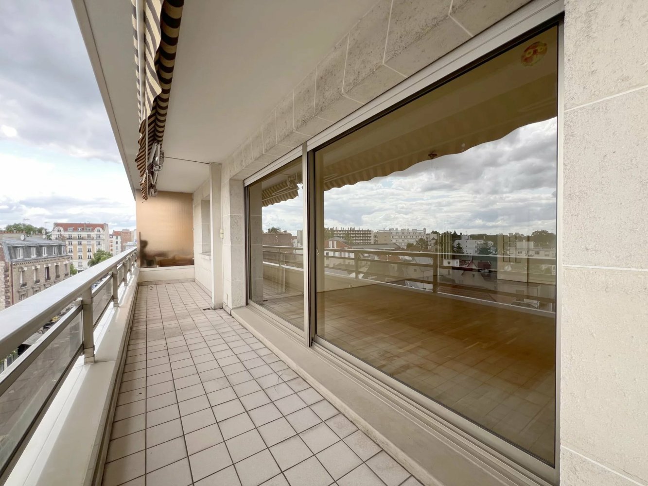 5غرفة شقة في Saint-Maur-des-Fosses, France رقم 297161