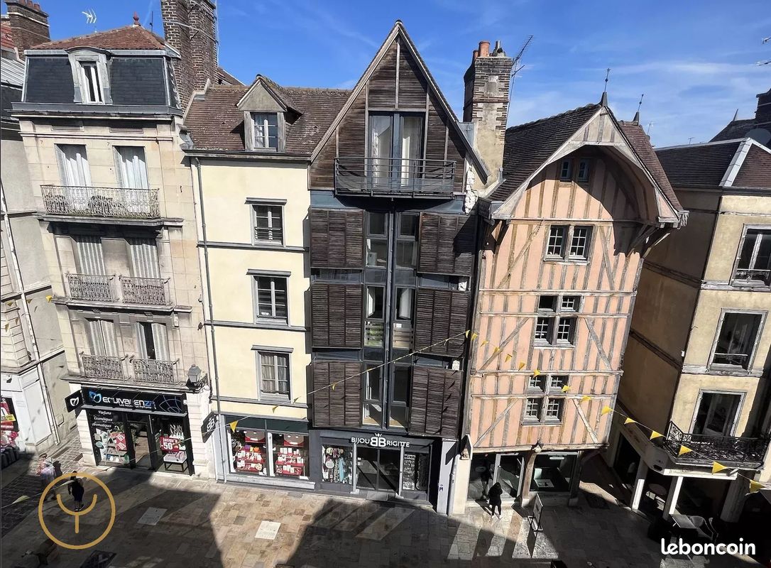 Dúplex de 2 dormitorios en Troyes, France No. 257916