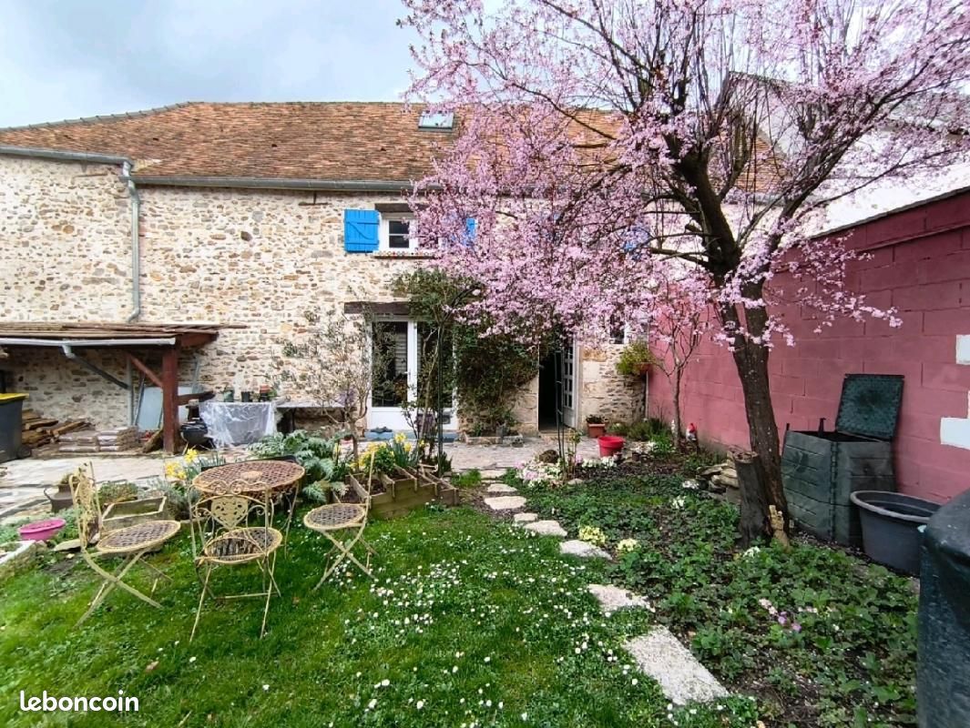 3 bedrooms House in Grisy-les-Platres, France No. 116538