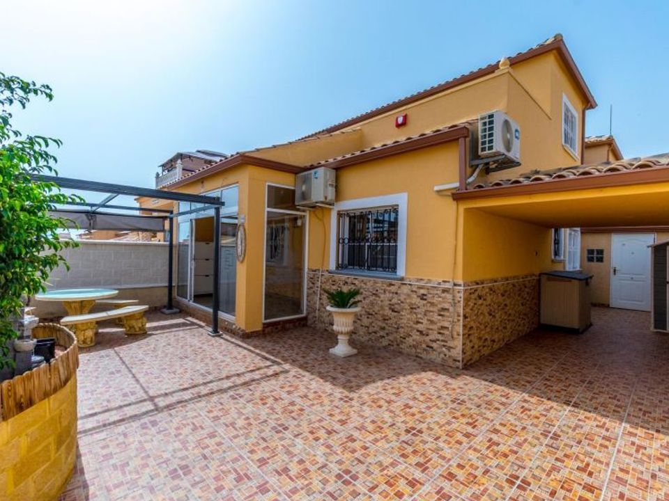 4 bedrooms Townhouse in Alicante, Spain No. 228458