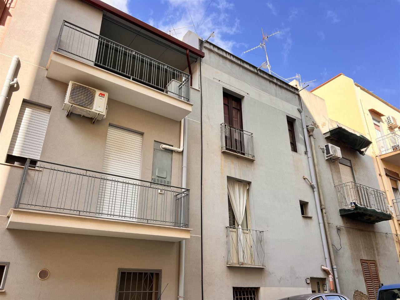 Квартира с 2 комнатами в Шакка, Италия № 157995