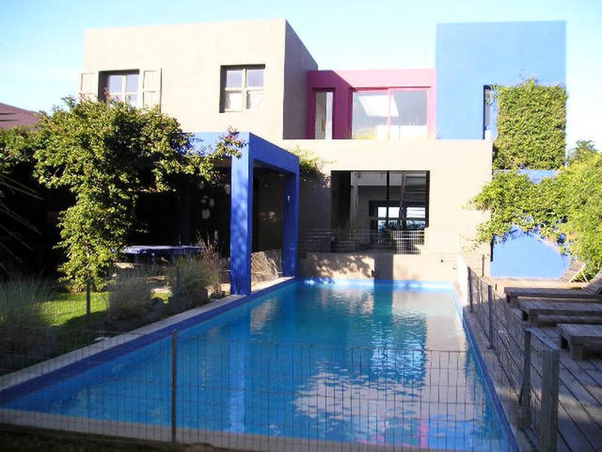 3 bedrooms House in Maldonado, Uruguay No. 8755