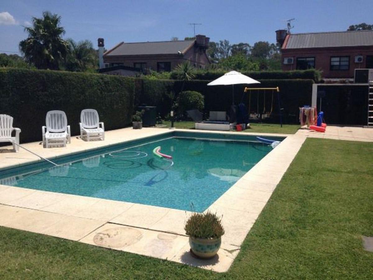 110m² Farm in Ezeiza, Argentina No. 121358