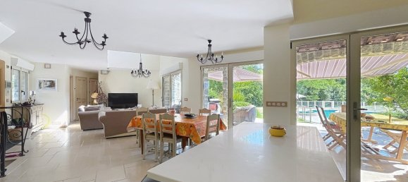 5 bedrooms Villa in Ruoms, France No. 346959 2