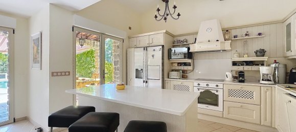 5 bedrooms Villa in Ruoms, France No. 346959 4