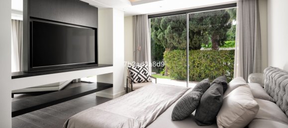5 bedrooms Villa in Marbella, Spain No. 145519 21