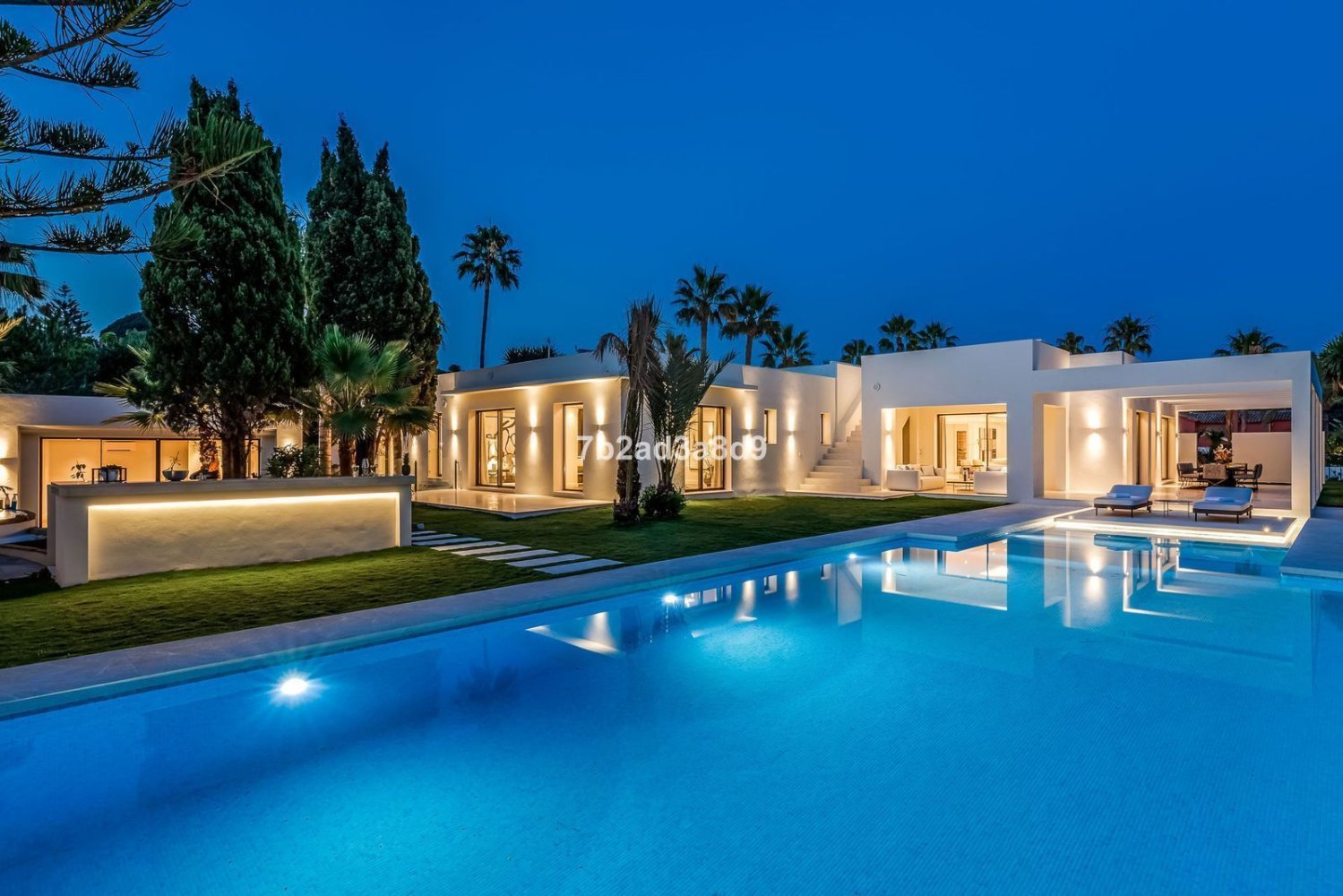 5 bedrooms Villa in Marbella, Spain No. 145519