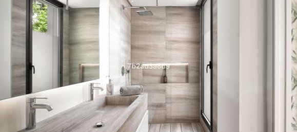 5 bedrooms Villa in Marbella, Spain No. 145519 26