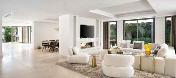 5 bedrooms Villa in Marbella, Spain No. 145519 8