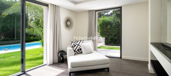 5 bedrooms Villa in Marbella, Spain No. 145519 15