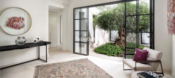 5 bedrooms Villa in Marbella, Spain No. 145519 12