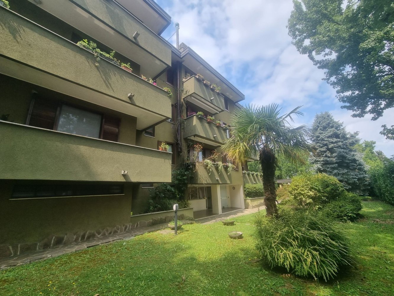 2 rooms Penthouse in Cerro Maggiore, Italy No. 268890