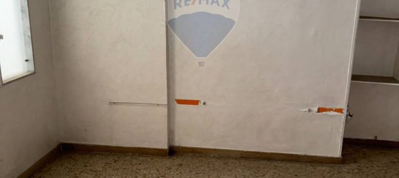 Imóvel comercial de 4 divisões em Bari, Italy N.º 52968 4