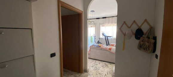 4 bedrooms Apartment in Naples, Italy No. 325209 4