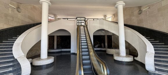 4 bedrooms Apartment in Naples, Italy No. 325209 3