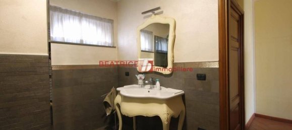 4 bedrooms House in Capannori, Italy No. 10910 10