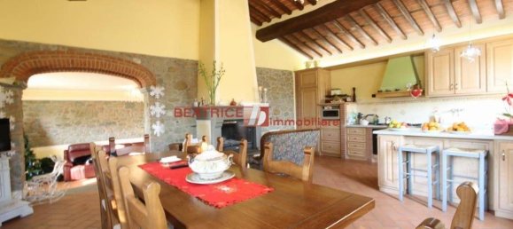 4 bedrooms House in Capannori, Italy No. 10910 9