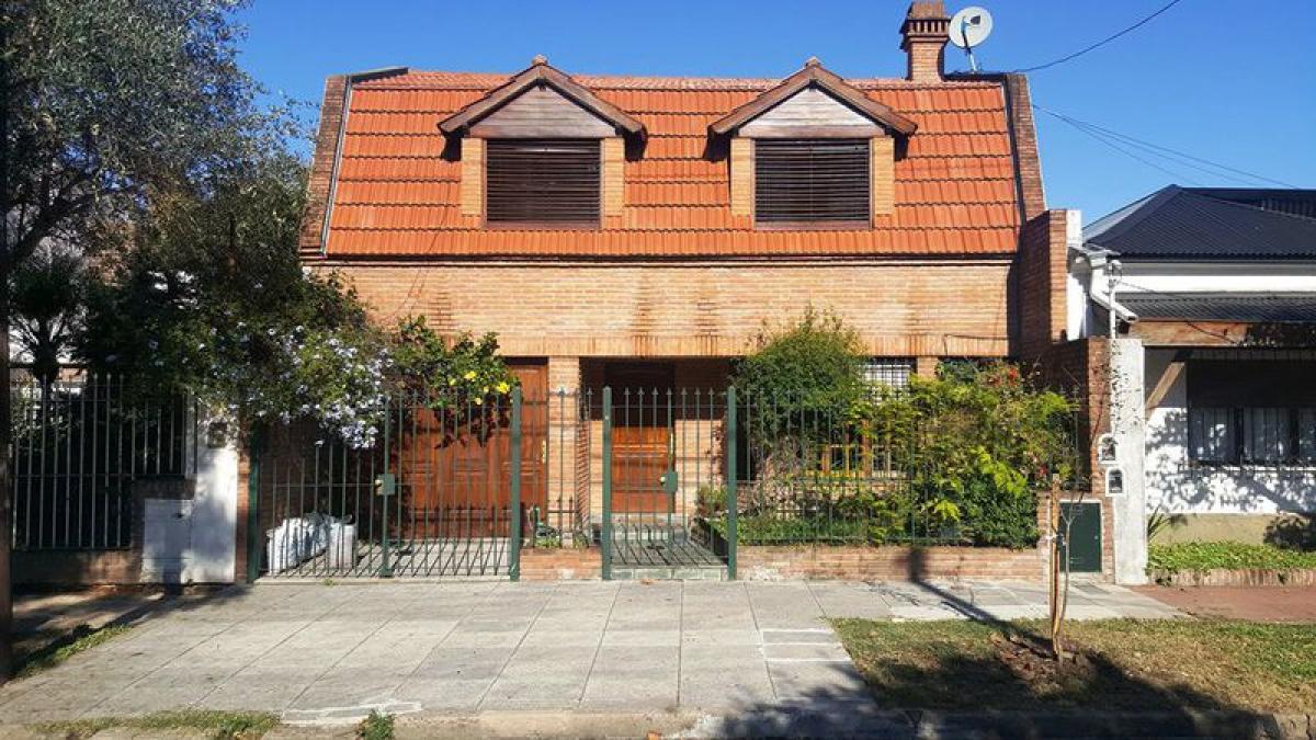 3 bedrooms House in Vicente Lopez, Argentina No. 614