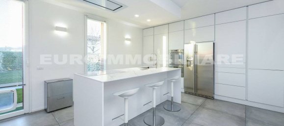 Villa de 2 dormitorios en Brescia, Italy No. 107394 8