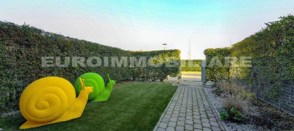 Villa de 2 dormitorios en Brescia, Italy No. 107394 2