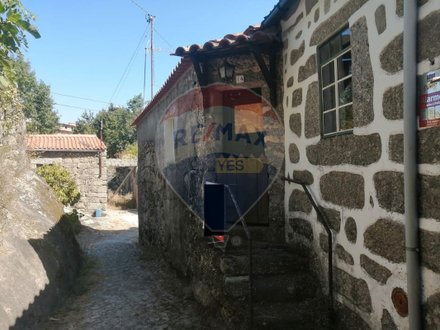 2 bedrooms House in Oliveira do Conde, Portugal No. 188185