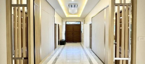 Кафе / ресторан с 6 спальнями в Паттайя, Таиланд № 19847 9