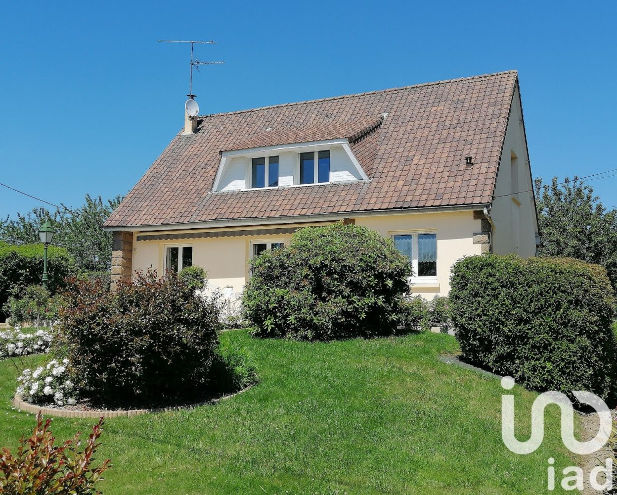 4 bedrooms House in La Bazoge-Montpincon, France No. 110506