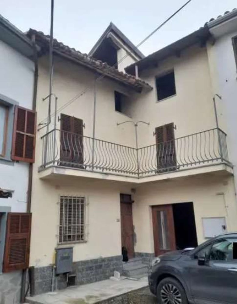 4 rooms House in Alice Bel Colle, Italy No. 203353