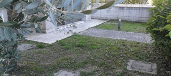 3 bedrooms Apartment in San Vendemiano, Italy No. 371919 3