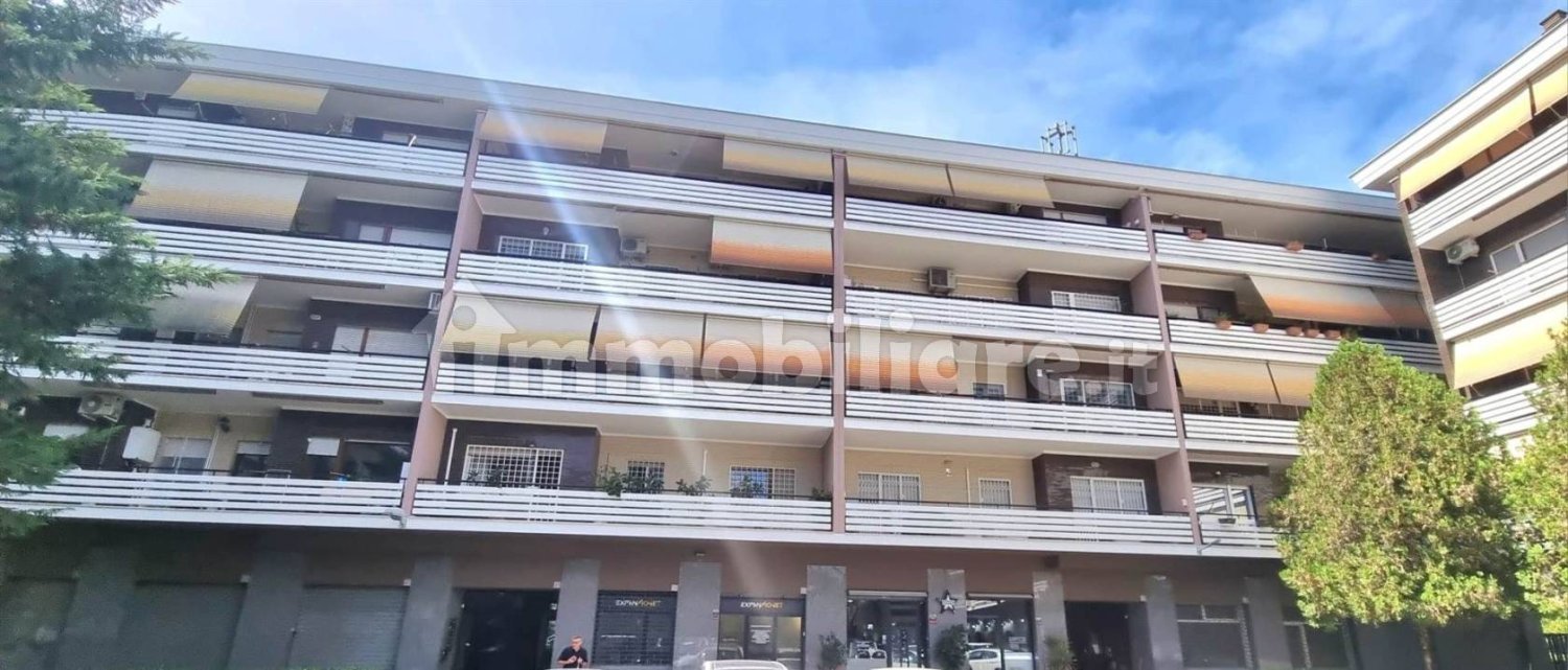 3 bedrooms Apartment in Rome, Italy No. 386315