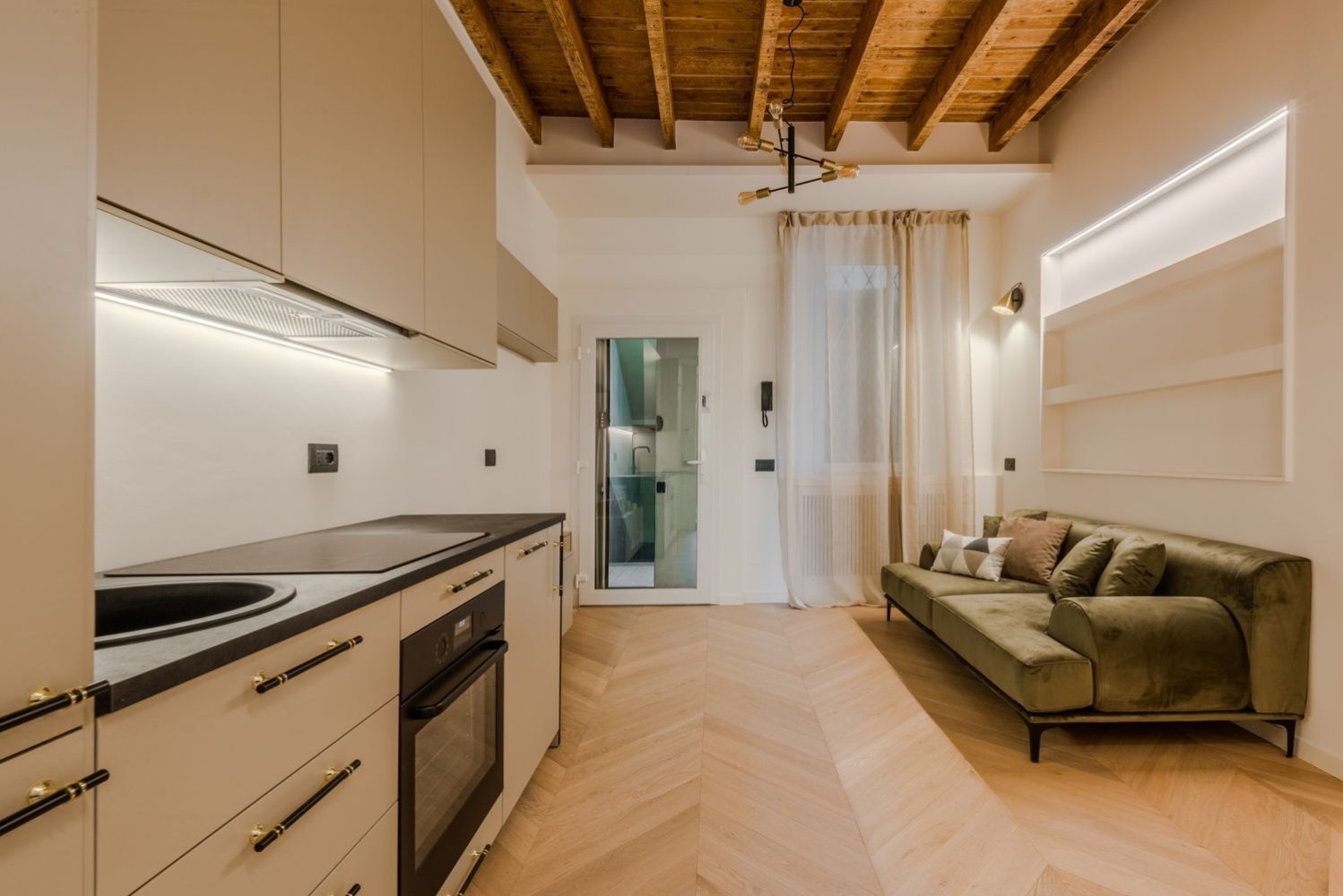 2 Schlafzimmer Wohnung in Milan, Italy, Nr. 392271