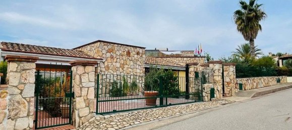 4 bedrooms Villa in Tortolì, Italy No. 60667 4