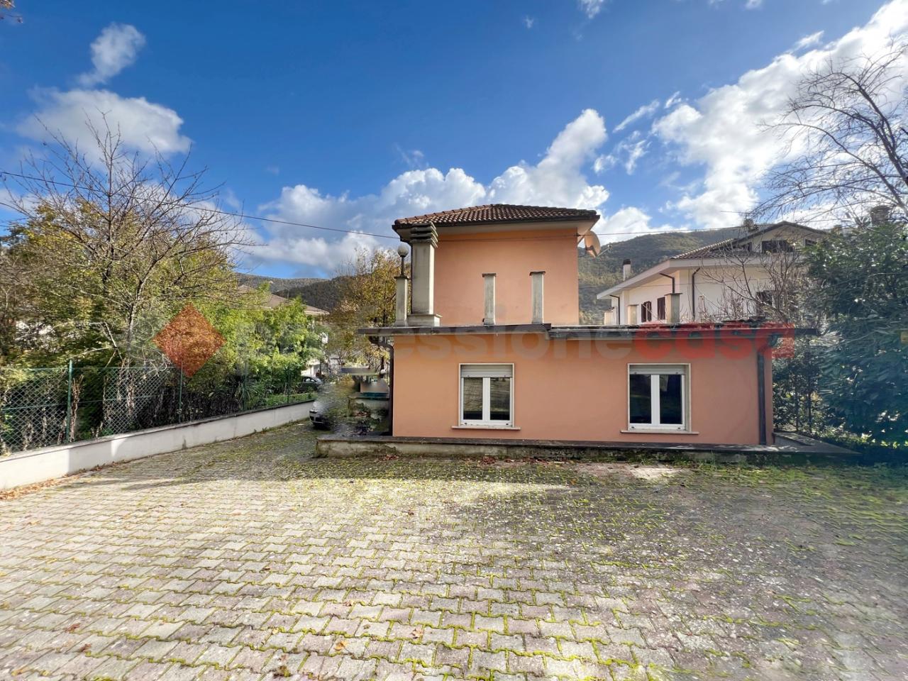 8 rooms House in Rieti, Italy No. 232867