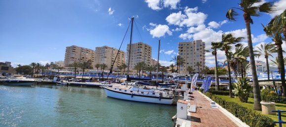 4 bedrooms Apartment in Estepona, Spain No. 150676 2