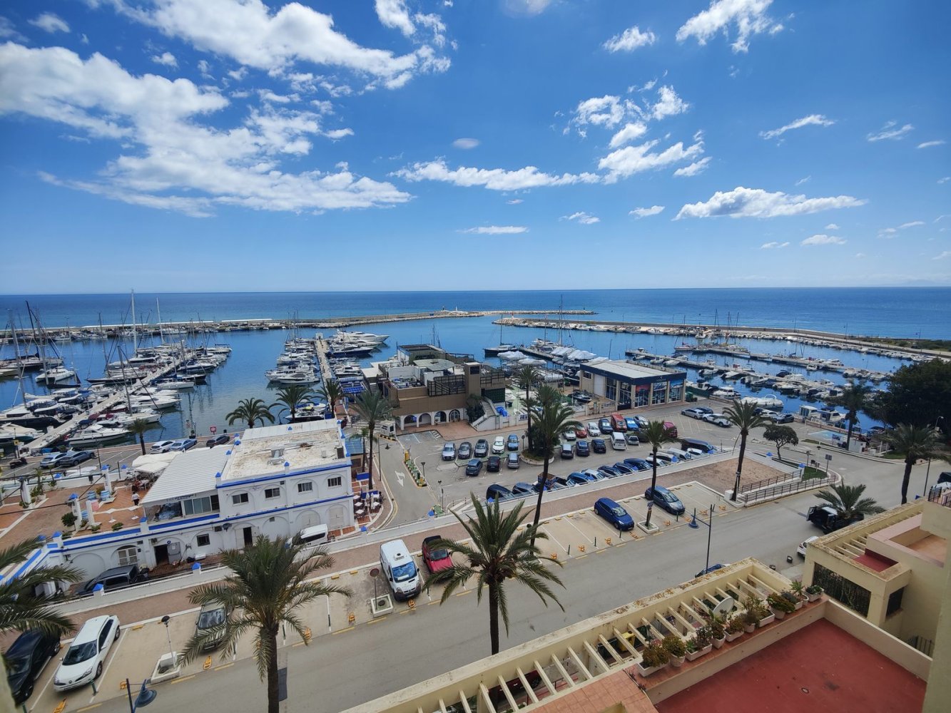 4 bedrooms Apartment in Estepona, Spain No. 150676